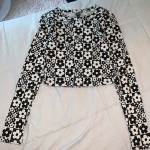 Ribbed long sleeve black and white flower shirt
